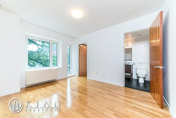 Rented by Kian Realty | media 17