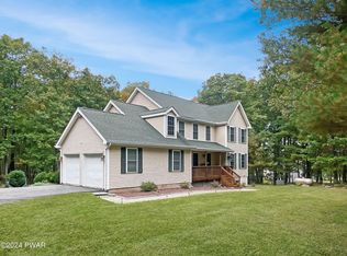 135 Marquise Dr, Tafton, PA 18464
