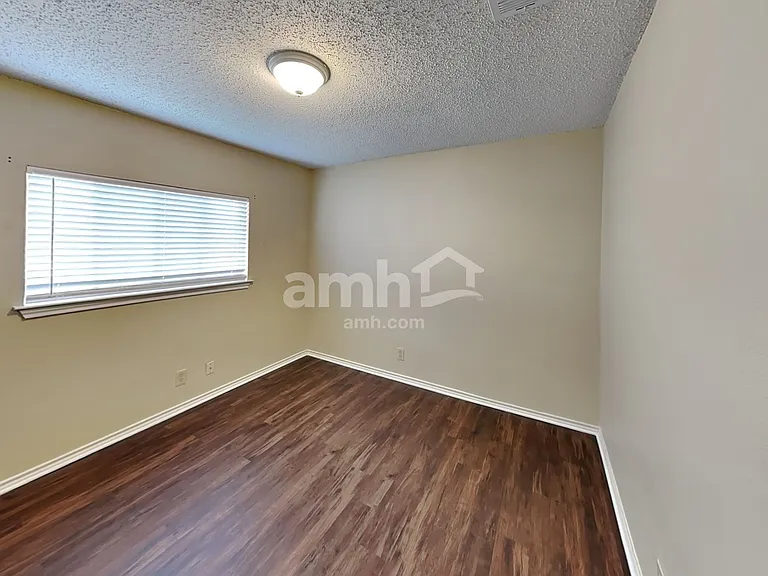 8066 Chestnut Cape Dr — Photo 17