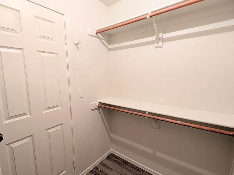 2325 E Lakecrest Dr — Photo 16