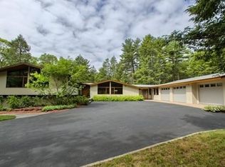27 Crooked Pond Dr, Boxford, MA 01921