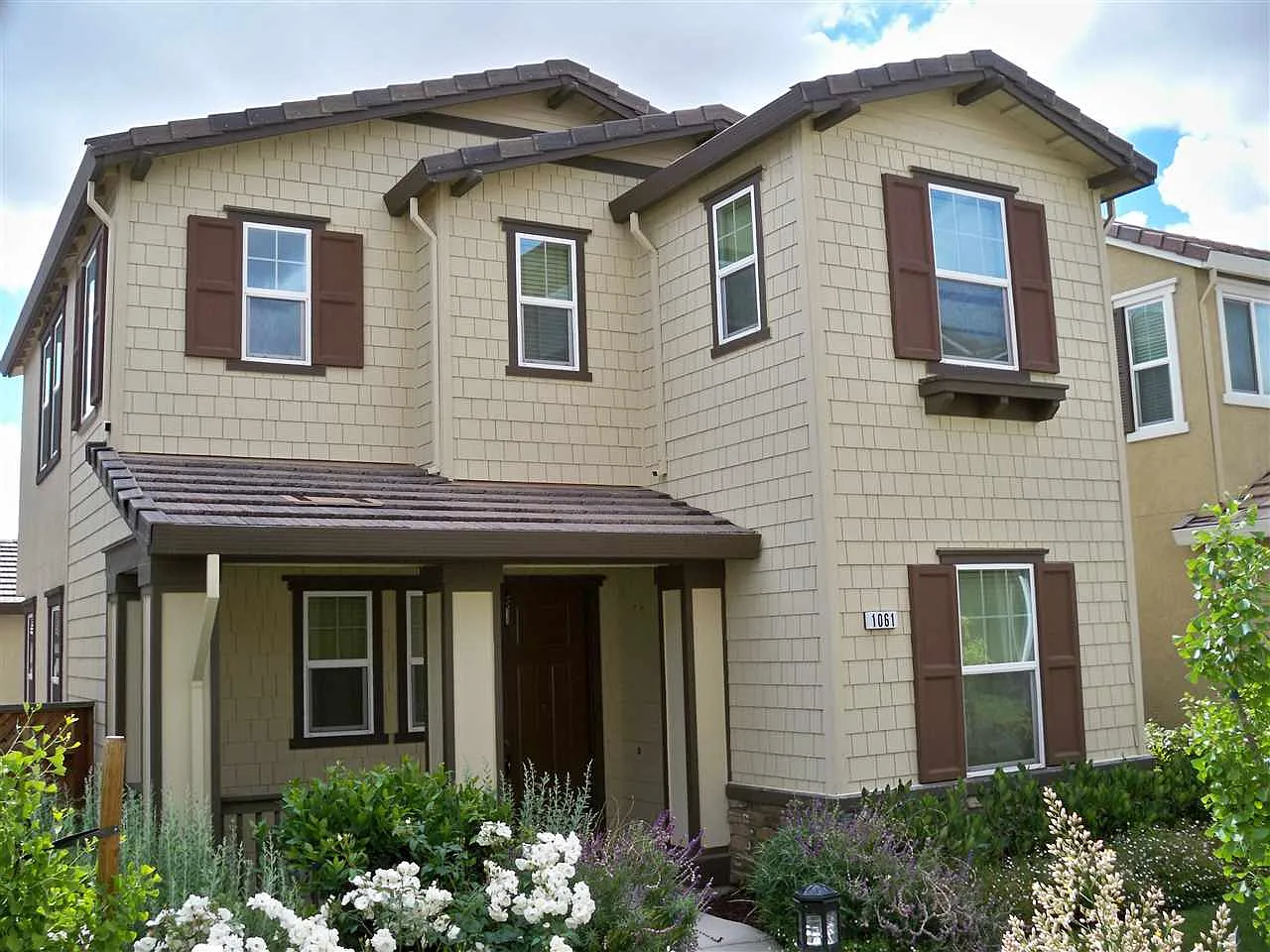1061 S Fowler Ln photo 1