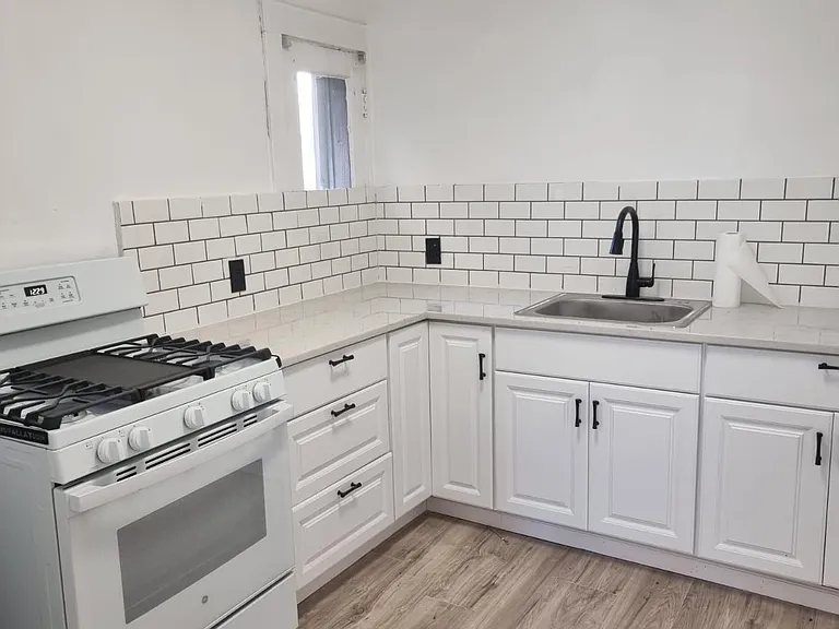 2811 Brentwood Ave — Photo 6