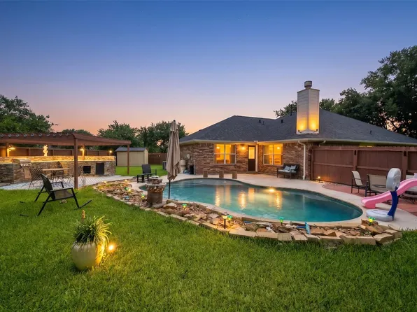 418 Sun River Ln, Dickinson, TX 77539