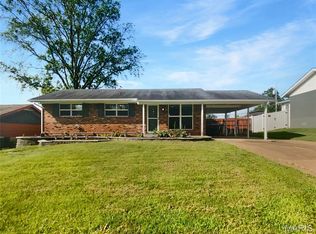 712 Aqua Ridge Dr, Saint Louis, MO 63129