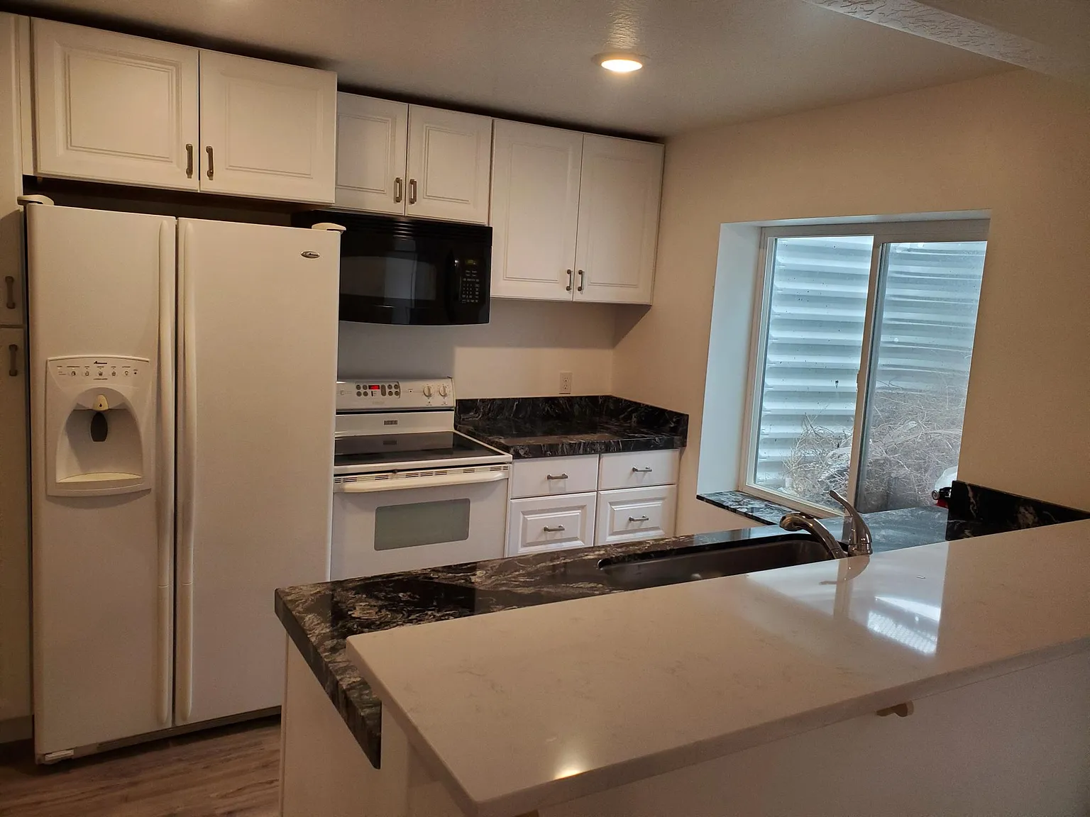1 bed, 800 sqft, $1,200 — Photo 2