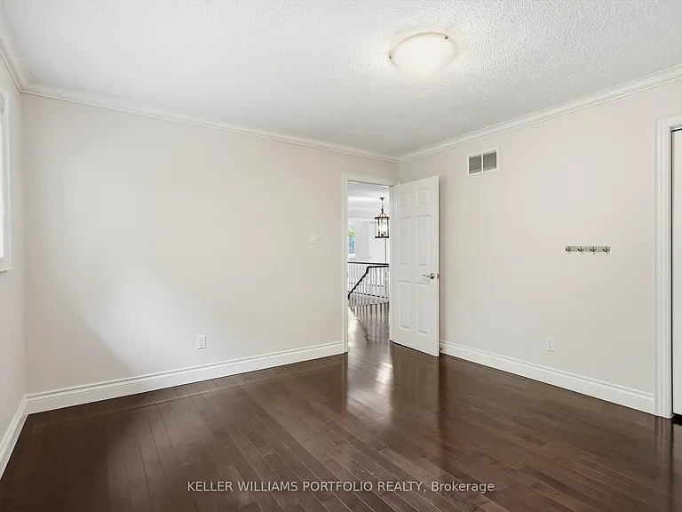287 Royal Albert Ct — Photo 36