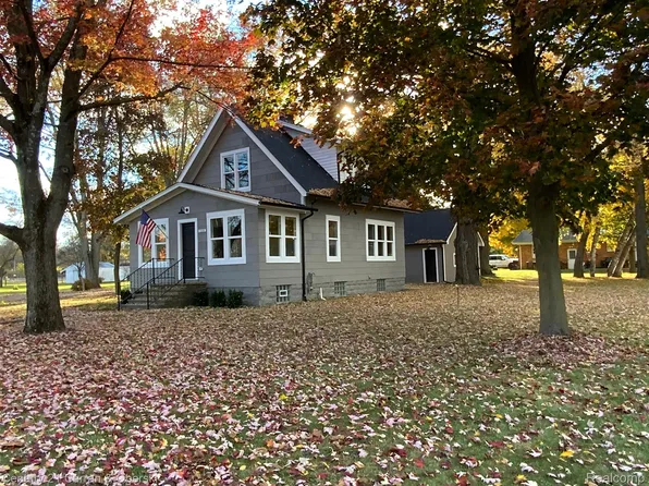 6486 Gilmore St, Van Buren Township, MI 48111