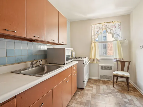 1010 Sherman Avenue image 7 of 15