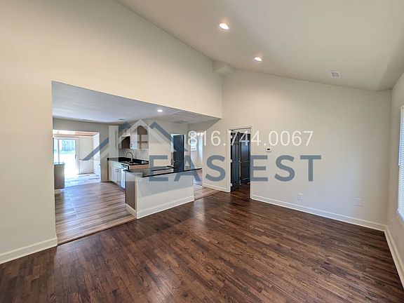 2nd image of 2917 W 45th Ave