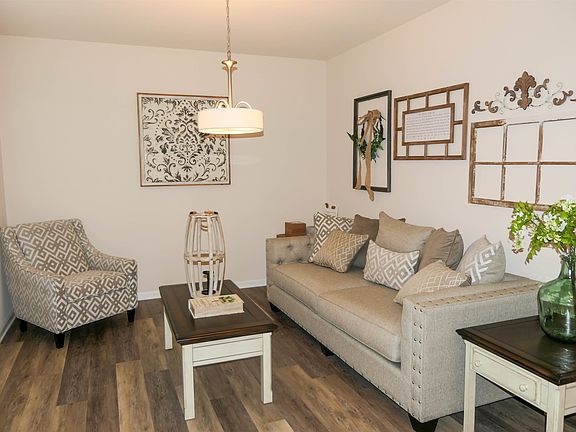 3rd image of 129 Broadleigh Ct