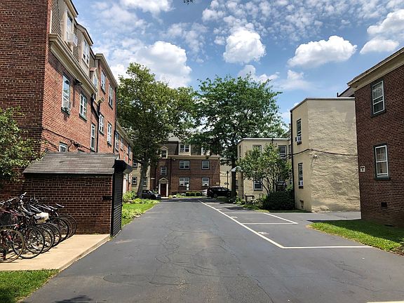 2nd image of 732 Terrace #D