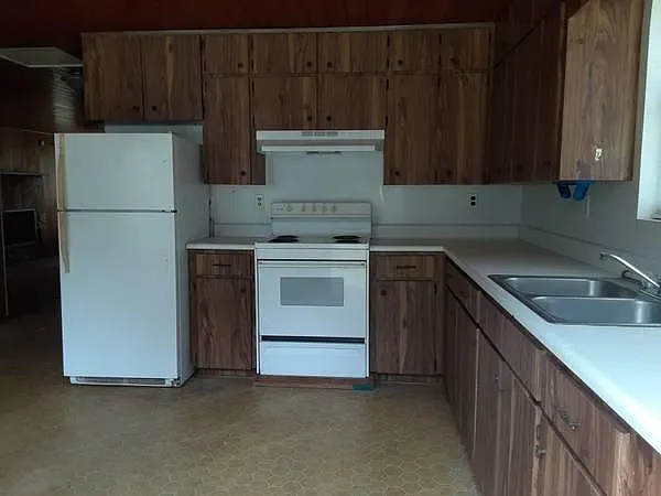 4285 Kathleen Rd — Photo 3