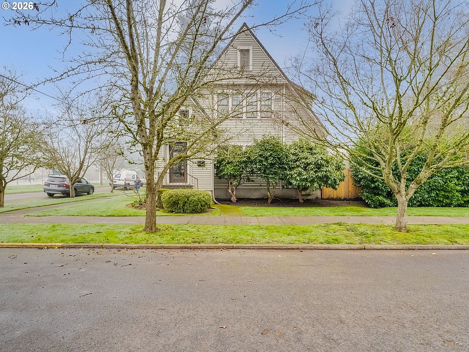 1st image of 1036 NE Cowls St