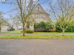 1036 NE Cowls St, McMinnville, OR 97128
