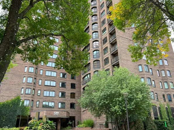 1201 Yale Pl APT 1211, Minneapolis, MN 55403