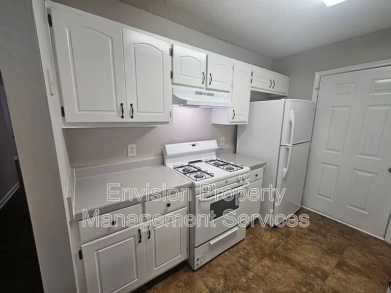 1393 N Hampton Dr — Photo 10