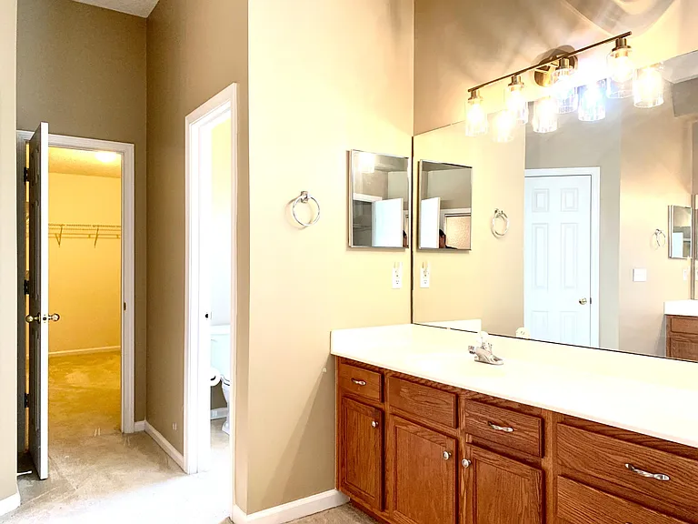 1252 Woodchurch Ln — Photo 29