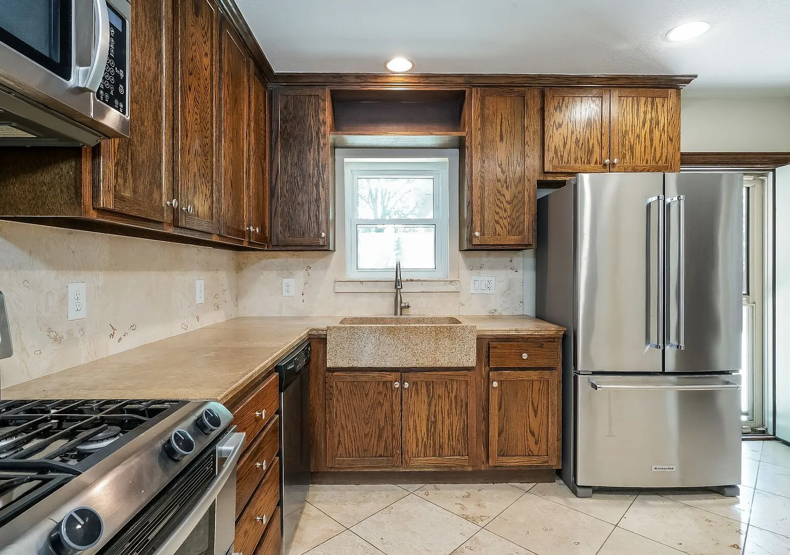 Updated 3-Bedroom 2-Bath Home - Garage- Bonus Space- Fully Fenced-in Yard- Pet Friendly! — Photo 1