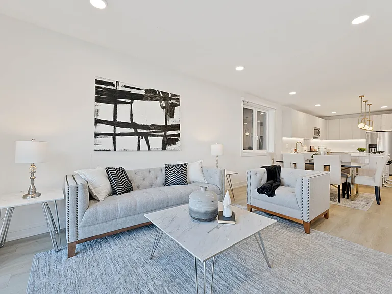 4744 S Michigan Ave #1W — Photo 2