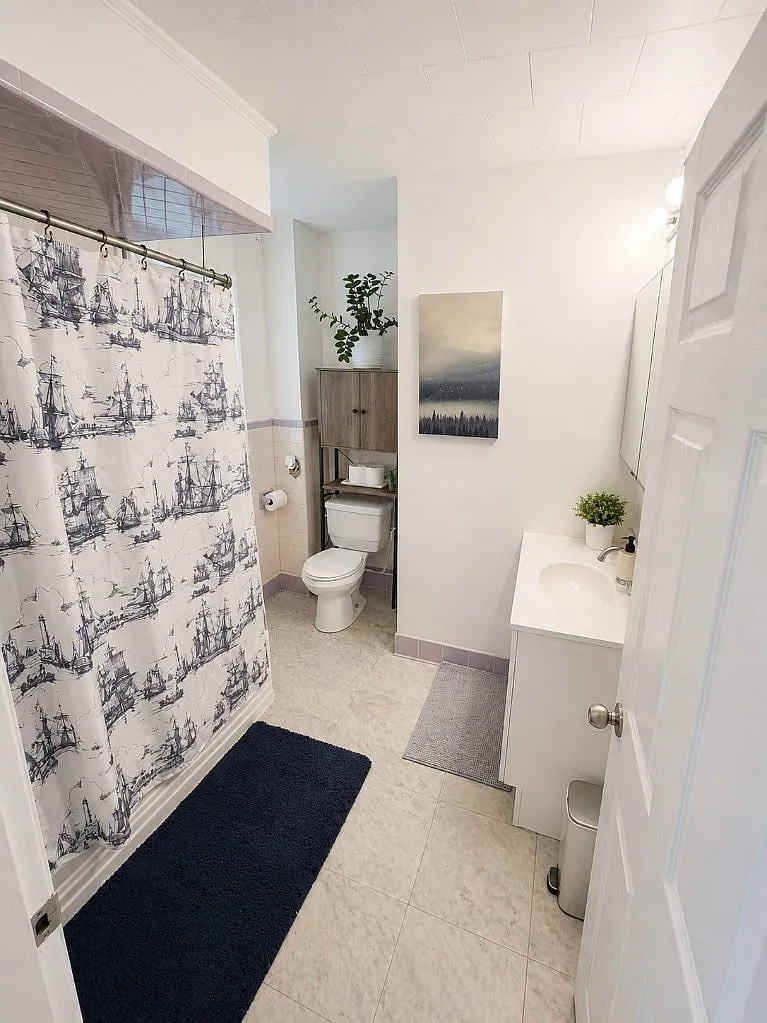 3 bed, 1000 sqft, $3,600 — Photo 1