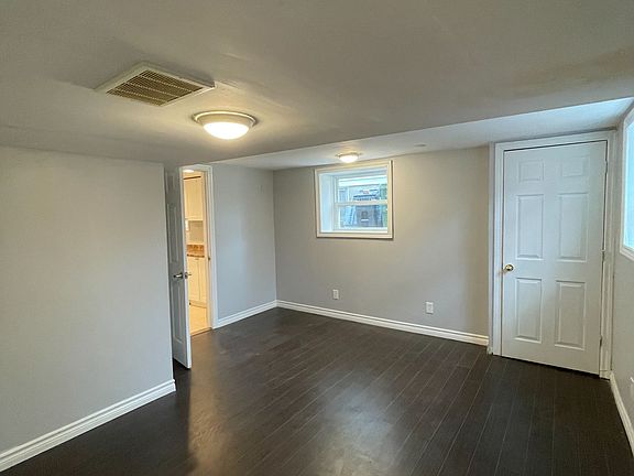 2nd image of 8 Birch Tree Cres