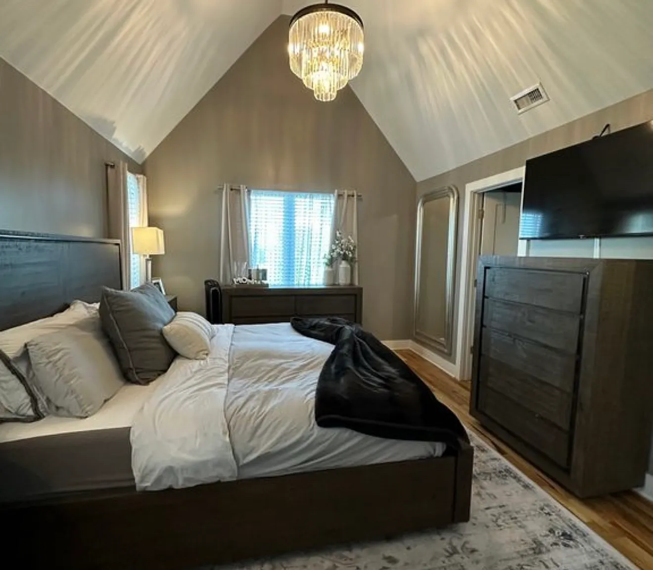 3 bed, 3.5 bath, 1837 sqft, $3,000 — Photo 4