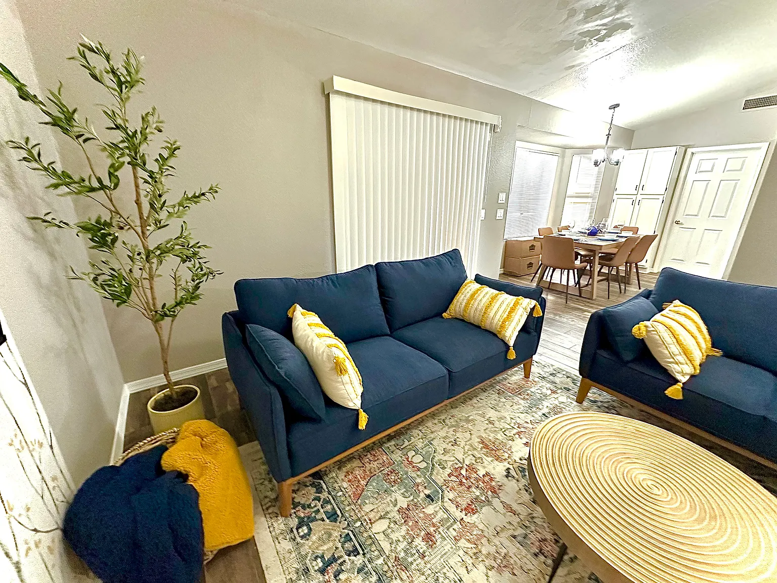 3 bed, 1439 sqft, $2,495 — Photo 4