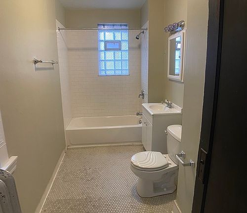 5th image of 4554 N Malden St APT 310
