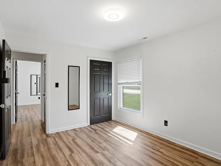 512 Lexington Blvd — Photo 46