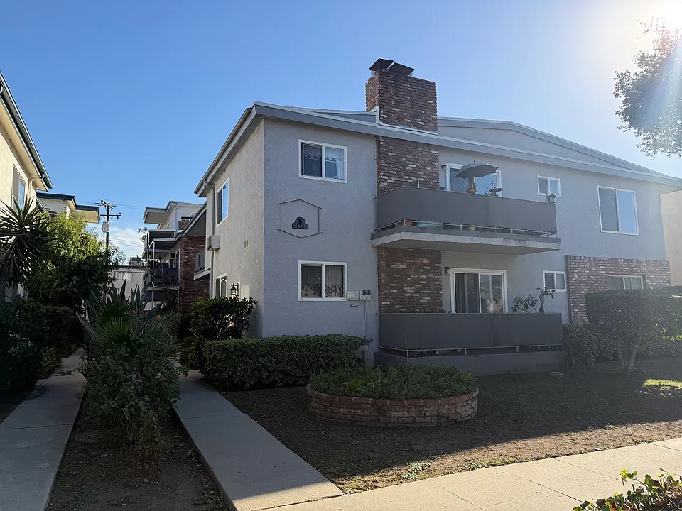 132 E Live Oak St #F