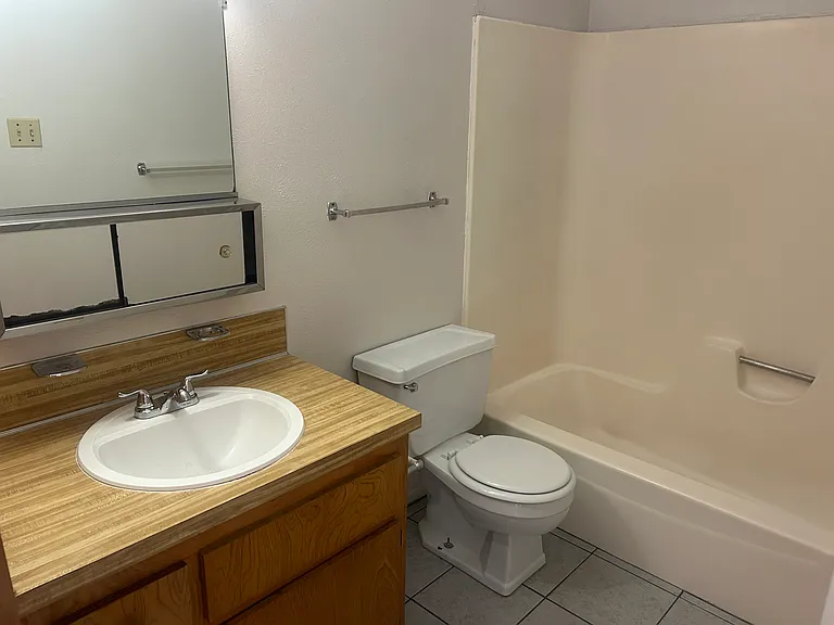 1307 Willow Springs Rd #B — Photo 9