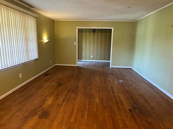 3rd image of 705 Church Rd