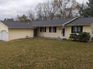 538 Four Mile Rd NW, Comstock Park, MI 49321