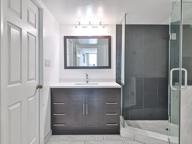 24 Wellesley St W #614 — Photo 27