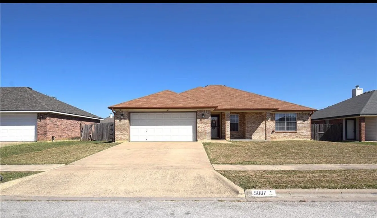 4 bed, 1594 sqft, $1,845 — Photo 1
