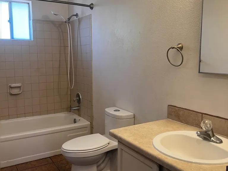 1921 N Madelyn Ave — Photo 14