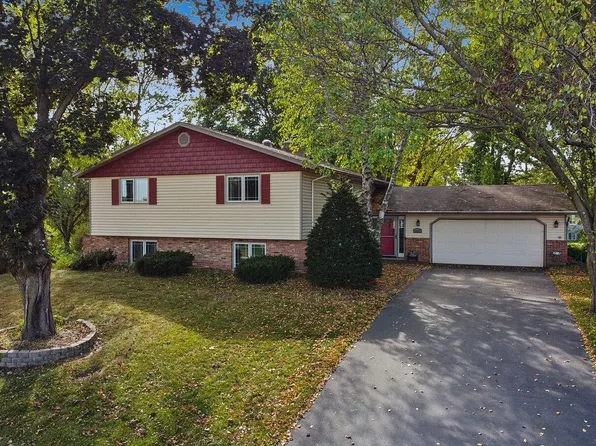 10521 Lake Fall Dr, Eden Prairie, MN 55347