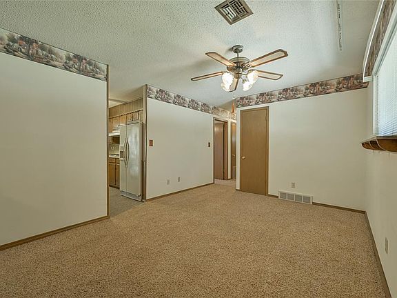 5th image of 1311 Erie Ave