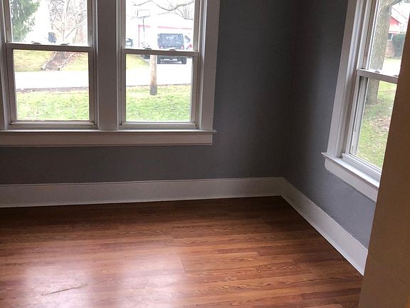 3rd image of 3484 Wilson St