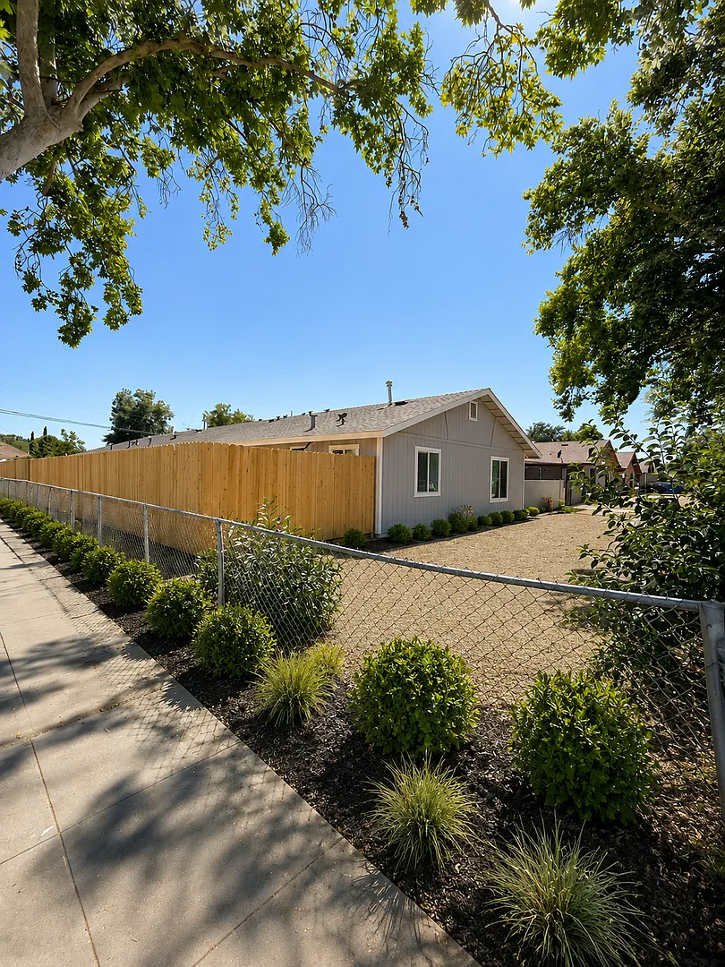148 E Amador Street — Photo 1