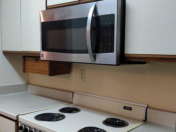4th image of 4709 Sausalito Dr