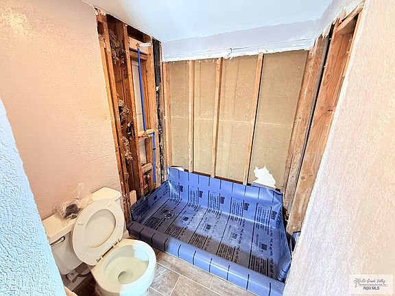 5th image of 1900 E Elizabeth St #505