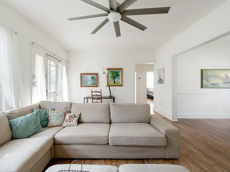 302 N Peninsula Ave — Photo 4