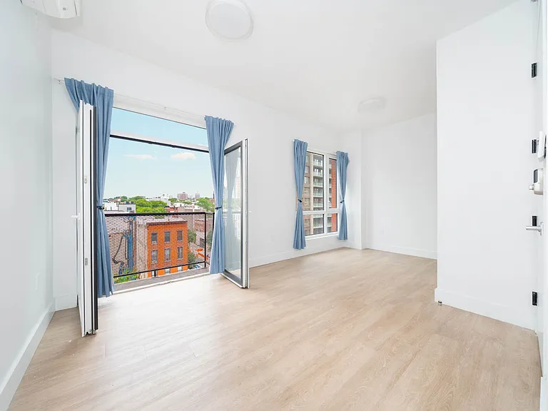 82 4th Ave #8C — Photo 2