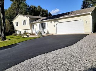 10208 Betsie Creek Dr, Interlochen, MI 49643