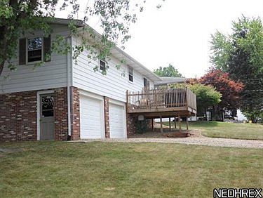 3rd image of 701 Sycamore Dr