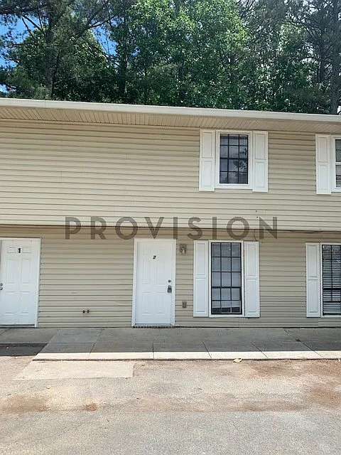 2 bed, 1.5 bath, $1,025