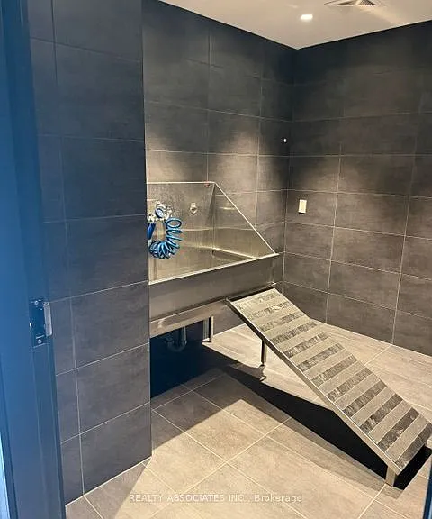 110 Broadway Ave S #321 — Photo 33