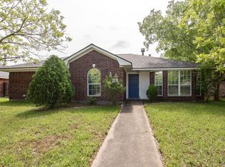 1402 Southern Plantation Dr, College Station, TX 77845